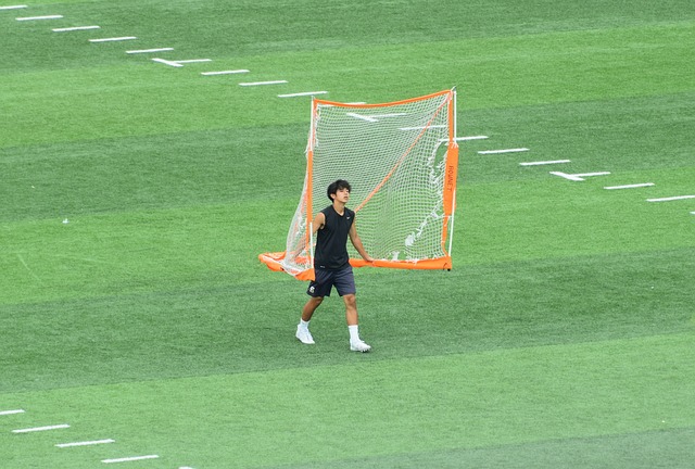 防守反